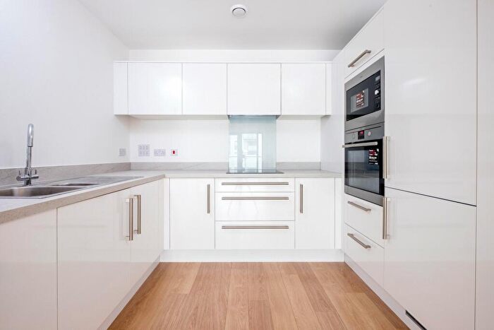 2 Bedroom Apartment To Rent In Eagle Heights, Waterside Way, London, N17