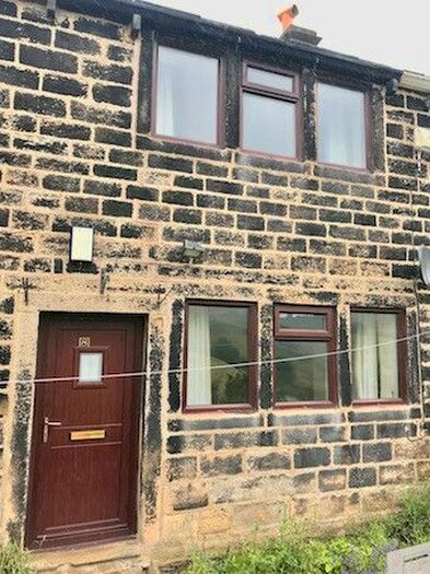 2 Bedroom Semi-Detached House To Rent In Scar Top, Keighley, West Yorkshire, BD22