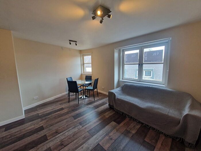 2 Bedroom Flat To Rent In Summer Street, City Centre, Aberdeen, AB10