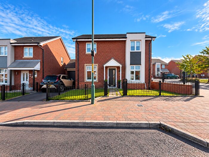 3 Bedroom Detached House For Sale In Lynwood Way, South Shields, NE34