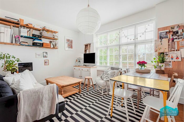 2 Bedroom Flat To Rent In Holly Lodge Estate, Highgate, London, N6