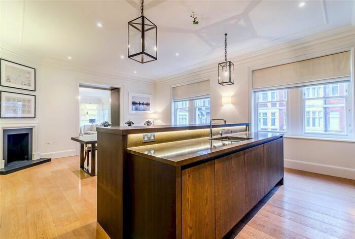 3 Bedroom Flat To Rent In Duke Street, London, W1K