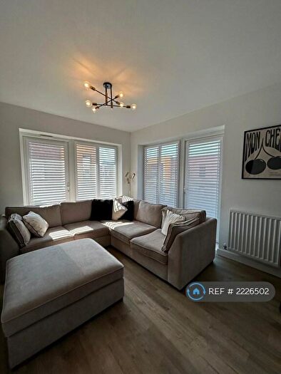 2 Bedroom Flat To Rent In Cole Court, Southend-On-Sea, SS2