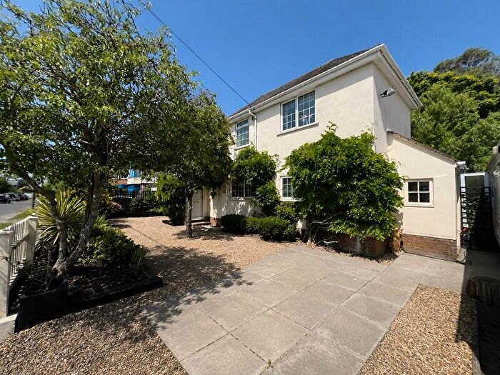 4 Bedroom House For Sale In Kings Road, New Milton, Hampshire., BH25