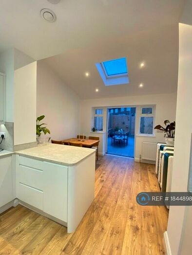 2 Bedroom End Of Terrace House To Rent In Stevenage Road, Hitchin, SG4