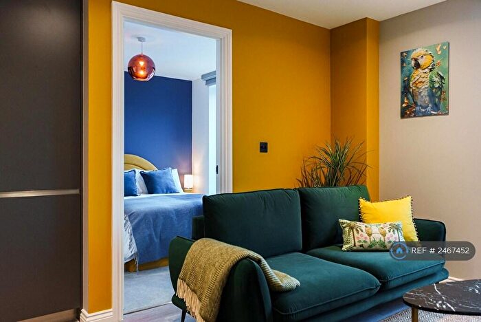 2 Bedroom Flat To Rent In Springwell Gardens, Leeds, LS12