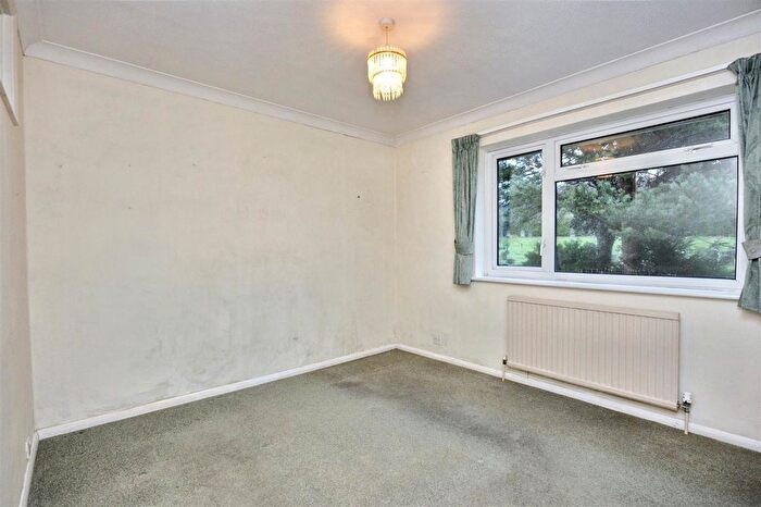 2 Bedroom Flat For Sale In Shortdean Place, Eastbourne, BN21