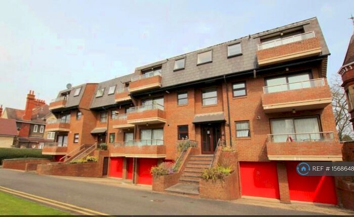 2 Bedroom Flat To Rent In New Hunting Court, Peterborough, PE3