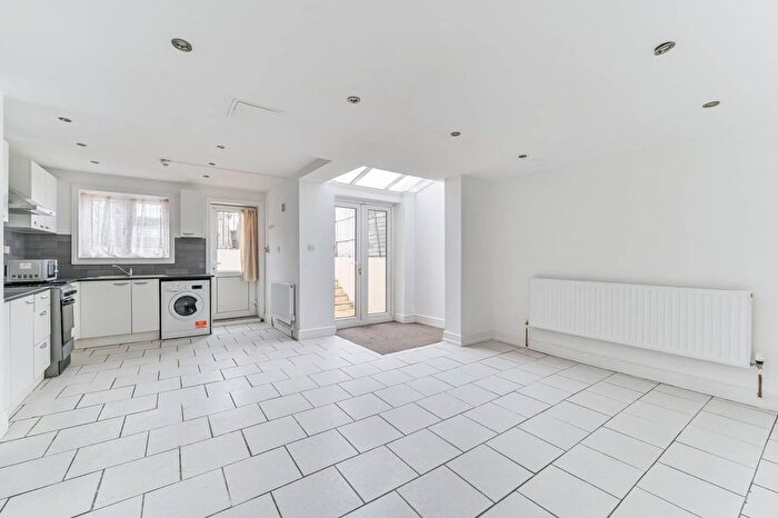 2 Bedroom Flat To Rent In Alexandra Road, Croydon, CR0