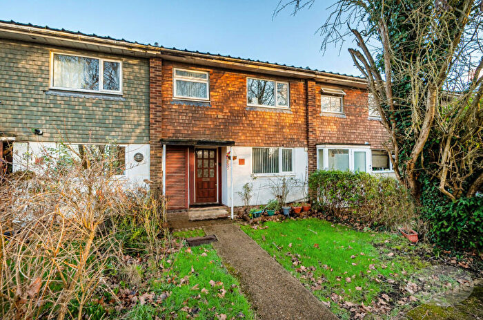 3 Bedroom Terraced House For Sale In Johnston Green, Guildford, Surrey, GU2