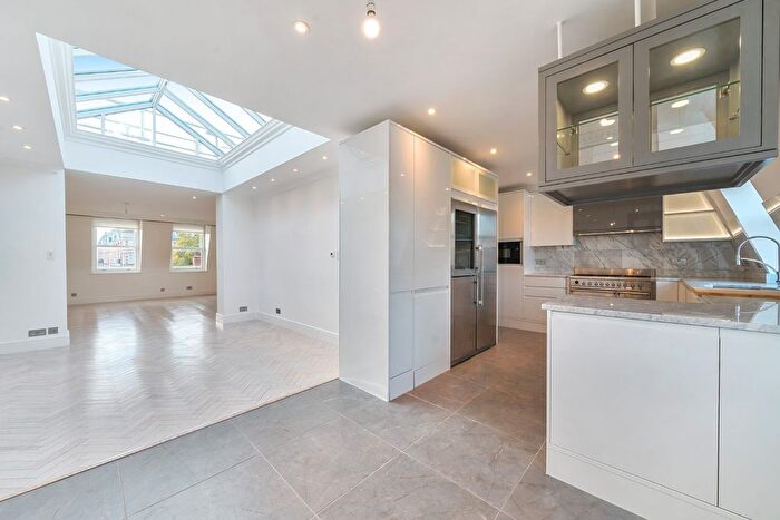 3 Bedroom Flat For Sale In Princes Gate, South Kensington, London, SW7