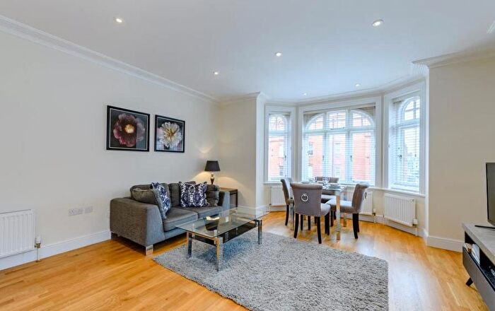 2 Bedroom Flat To Rent In Bickenhall Street, Marylebone, London, W1U