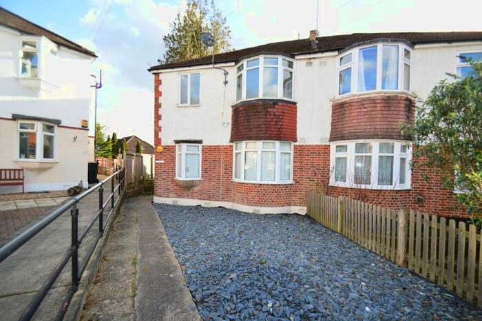 2 Bedroom Maisonette To Rent In Gomshall Gardens, Kenley, CR8