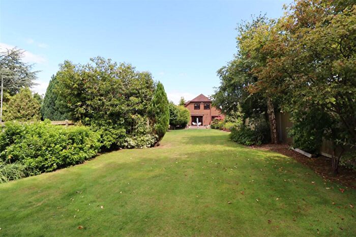 5 Bedroom Detached House For Sale In Maidstone Road, Rainham, ME8