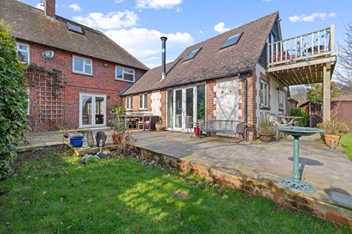4 Bedroom Semi-Detached House For Sale In Hamstead Meadow, Chichester, PO18