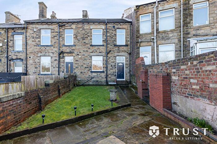 4 Bedroom Terraced House To Rent In Blakeridge Lane, Batley, WF17