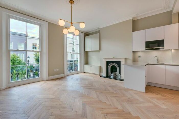 2 Bedroom Flat To Rent In Ledbury Road, Westbourne Park, W11