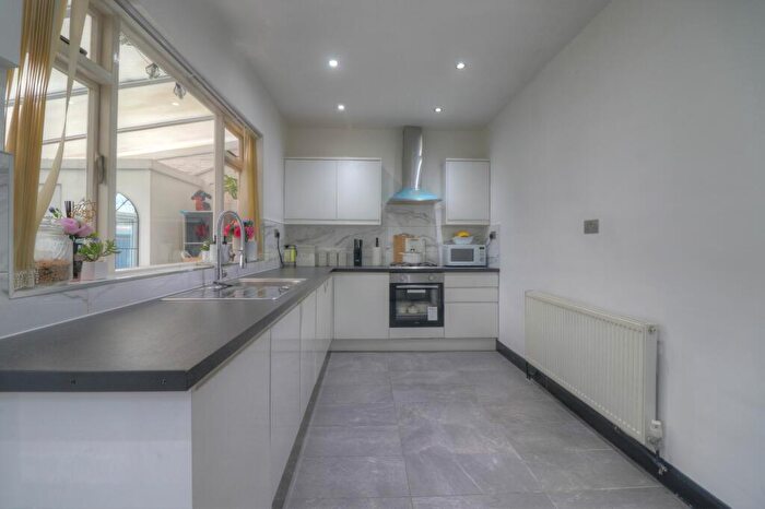 2 Bedroom Semi-Detached House For Sale In Roydene Crescent, Leicester, LE4