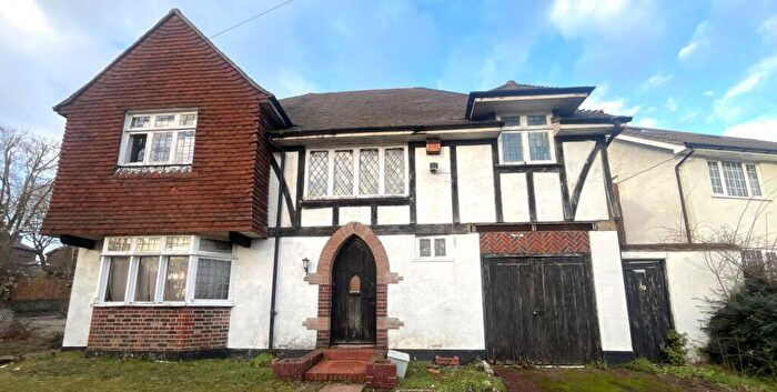 6 Bedroom Detached House For Sale In Wyvern Road, Purley, CR8