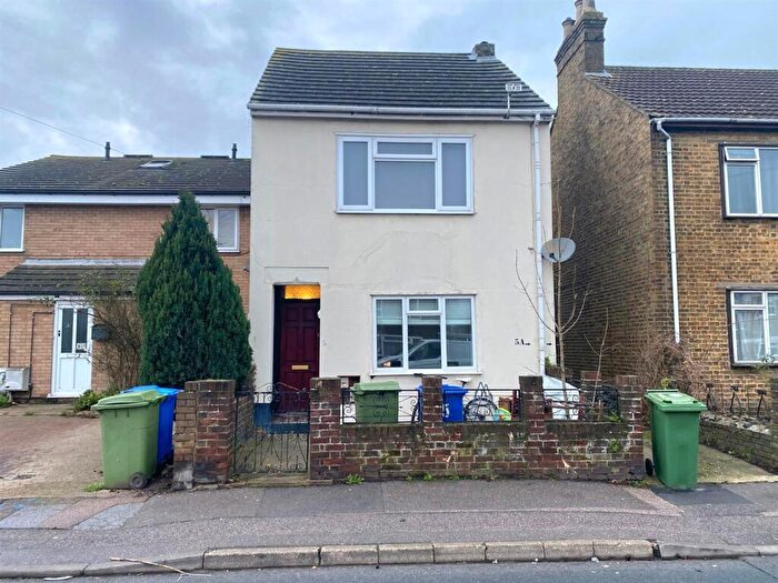 1 Bedroom Flat To Rent In Murston Road, Sittingbourne, ME10