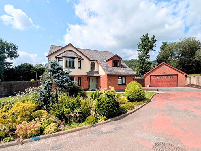 4 Bedroom Detached House For Sale In Bronwydd, Carmarthen, Carmarthenshire., SA33