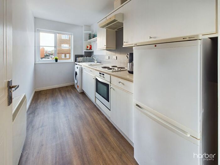 2 Bedroom Flat For Sale In Eversley Street, Tollcross, Glasgow, G32