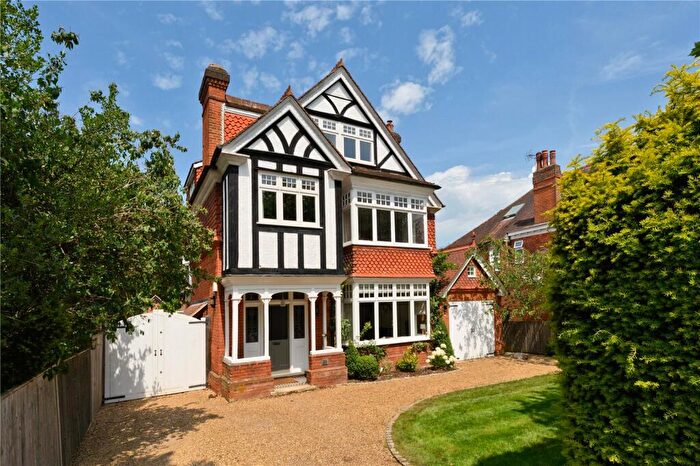 6 Bedroom Detached House For Sale In Woodland Grove, Weybridge, Surrey, KT13