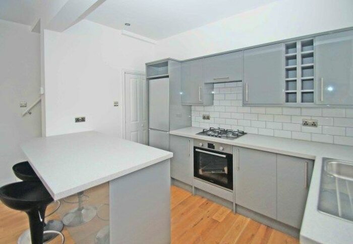 2 Bedroom End Of Terrace House To Rent In Woodside Avenue, Burley, Leeds, LS4