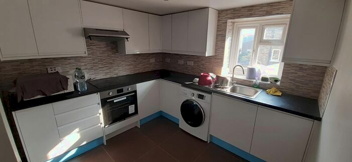 Property To Rent In Double Room, Upper Tulse Hill, London, SW2