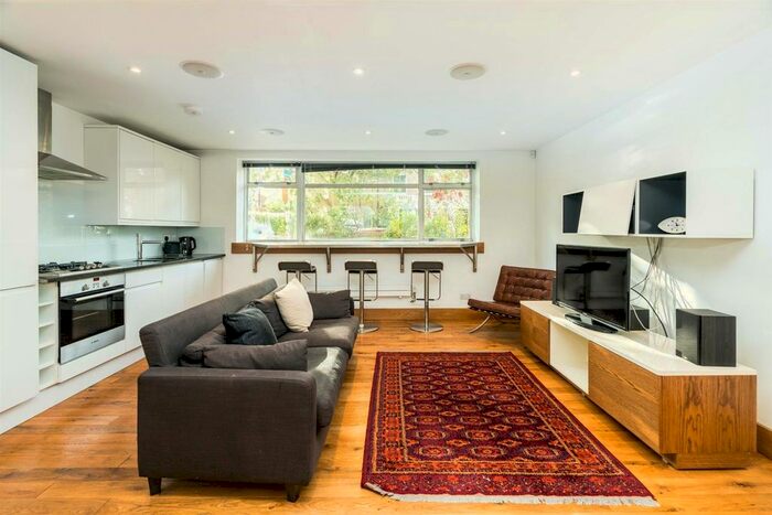 Studio To Rent In Talfourd Road, London, SE15