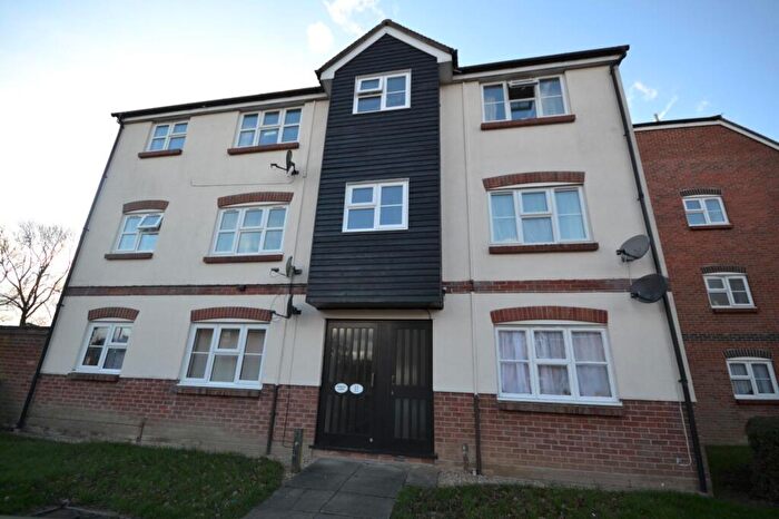 2 Bedroom Flat To Rent In Harvard Court, Colchester, CO4