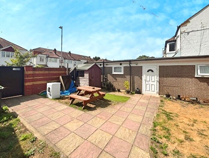 1 Bedroom Property To Rent In Franks Avenue, New Malden, KT3