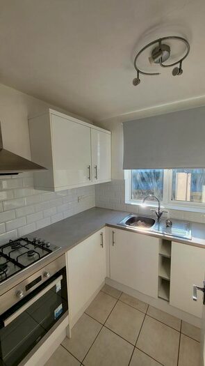1 Bedroom Flat To Rent In Drew Gardens, Greenford, UB6