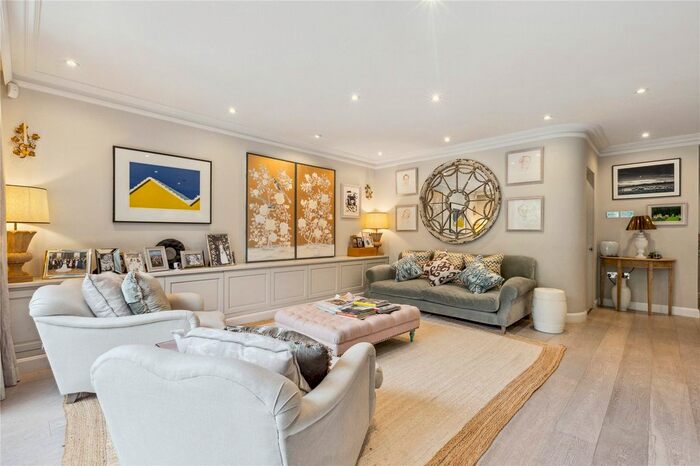 4 Bedroom Mews To Rent In Palace Mews, London, SW6