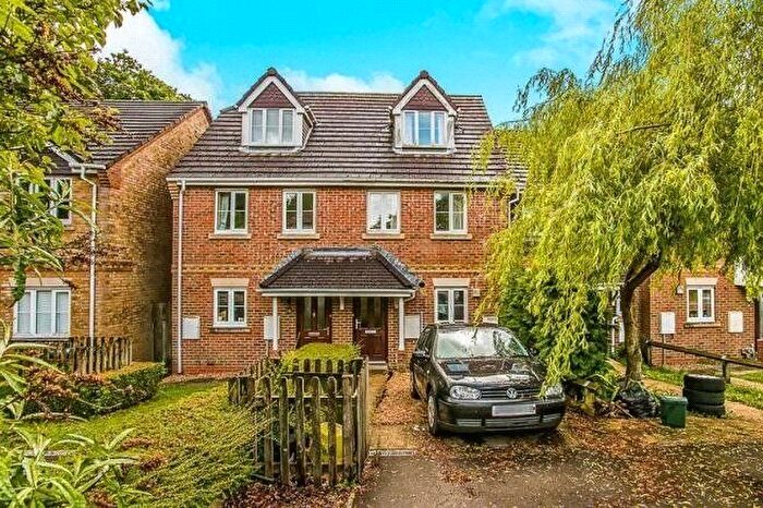 3 Bedroom Semi-Detached House To Rent In Weycombe Road, Haslemere, Surrey, GU27