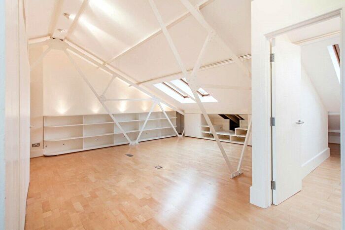 2 Bedroom Apartment To Rent In Dingley Place, Clerkenwell, London, EC1V