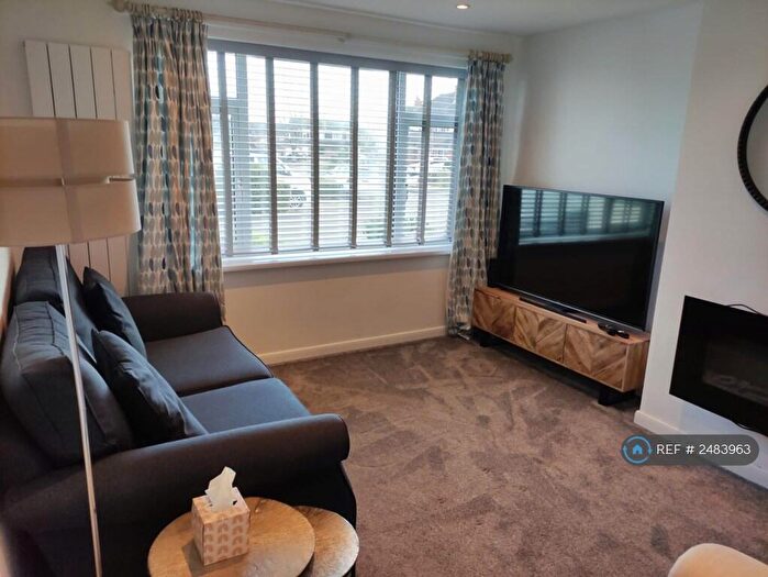 3 Bedroom Semi-Detached House To Rent In Sackville Close, Stratford-Upon-Avon, CV37