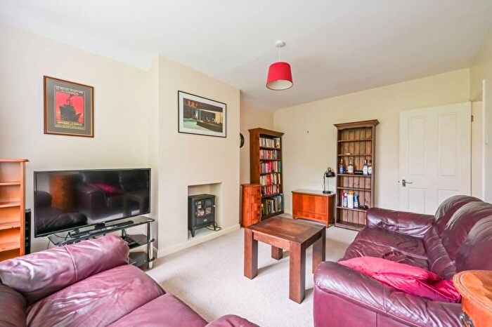 2 Bedroom Flat To Rent In Brantwood Close, London, , Walthamstow, London, E17