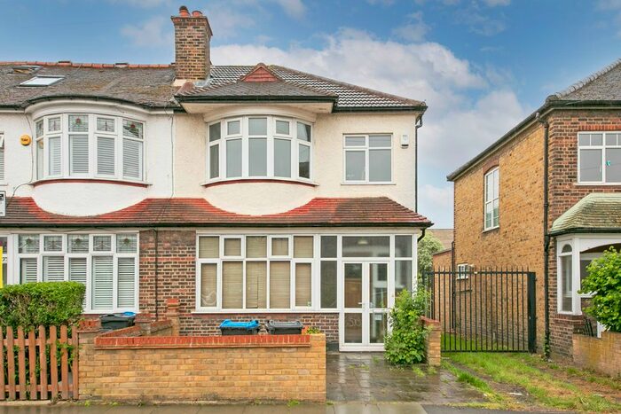 3 Bedroom Semi-Detached House To Rent In Beecholme Avenue, Mitcham, CR4