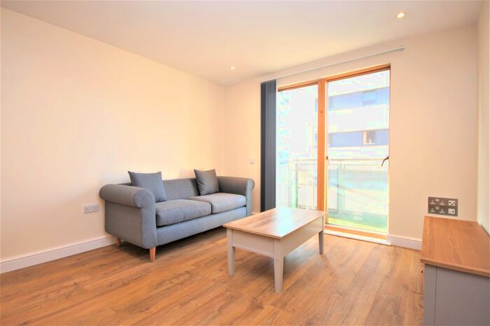 2 Bedroom Flat To Rent In Melia House, Hornbeam Way, Manchester, M4