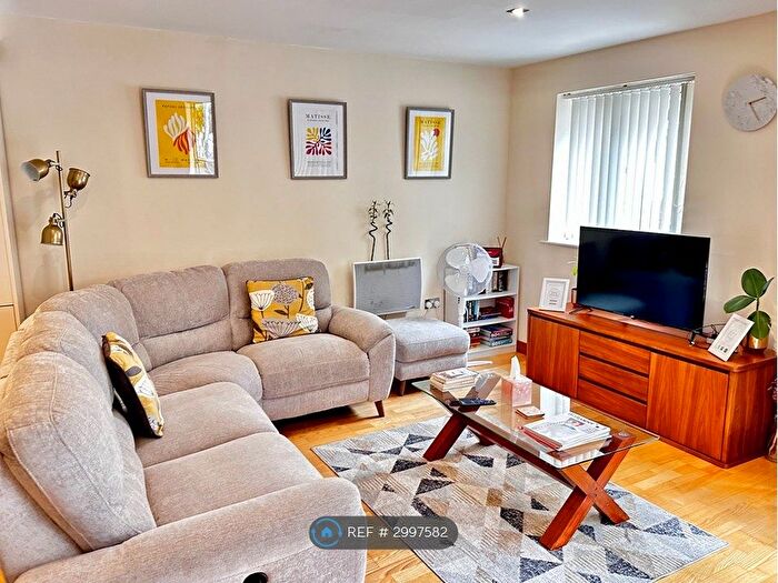 2 Bedroom Flat To Rent In Cuba Street, Greater London, E14