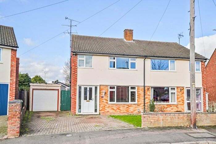 3 Bedroom Semi-Detached House For Sale In Russell Way, Leighton Buzzard, LU7