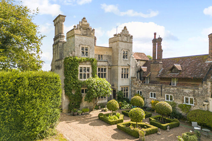 4 Bedroom House For Sale In Nettleden Road, Little Gaddesden, HP4