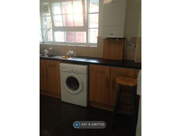 2 Bedroom Flat To Rent In Follingham Court, London, N1