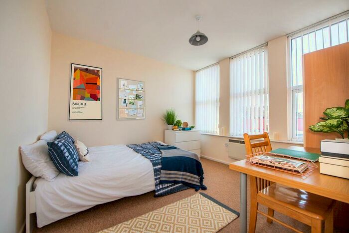 6 Bedroom Semi-Detached House To Rent In Bishopgate Street, Liverpool, L15