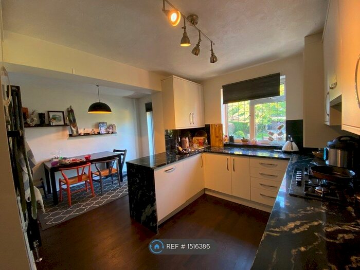 4 Bedroom Semi-Detached House To Rent In Belmont Rise, Cheam, SM2