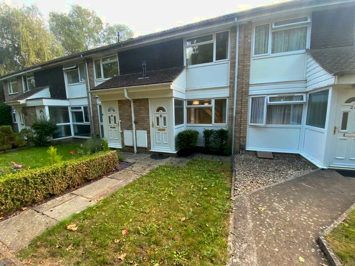 2 Bedroom House To Rent In Tennyson Avenue, SG4