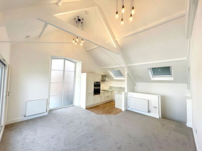 4 Bedroom Semi-Detached House To Rent In Zion Road, Torquay, TQ2