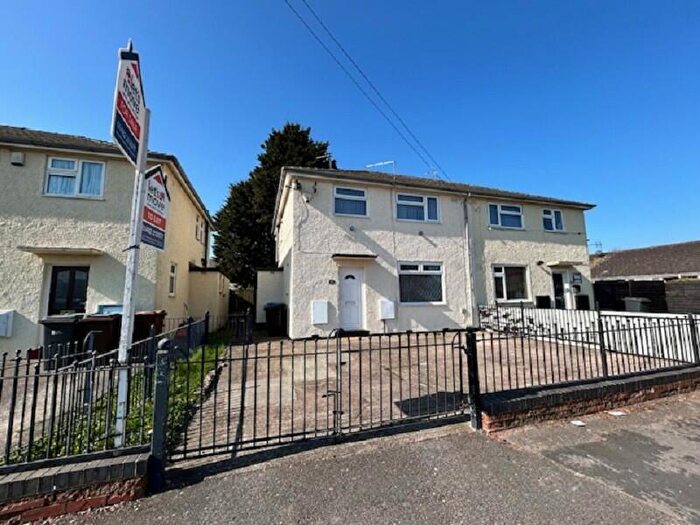 3 Bedroom Semi-Detached House To Rent In Ryehill Grove, Hull, HU9