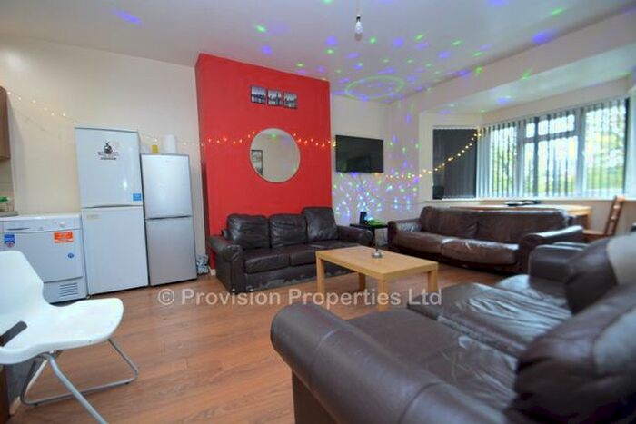 10 Bedroom Semi-Detached House To Rent In North Grange Mount, Hyde Park, Leeds, LS6